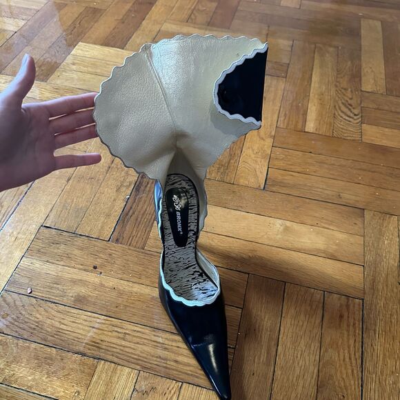 Bronx Ankle Wrap Elongated Pointy Toe Black and White Maid ALL LEATHER - Picture 9 of 9